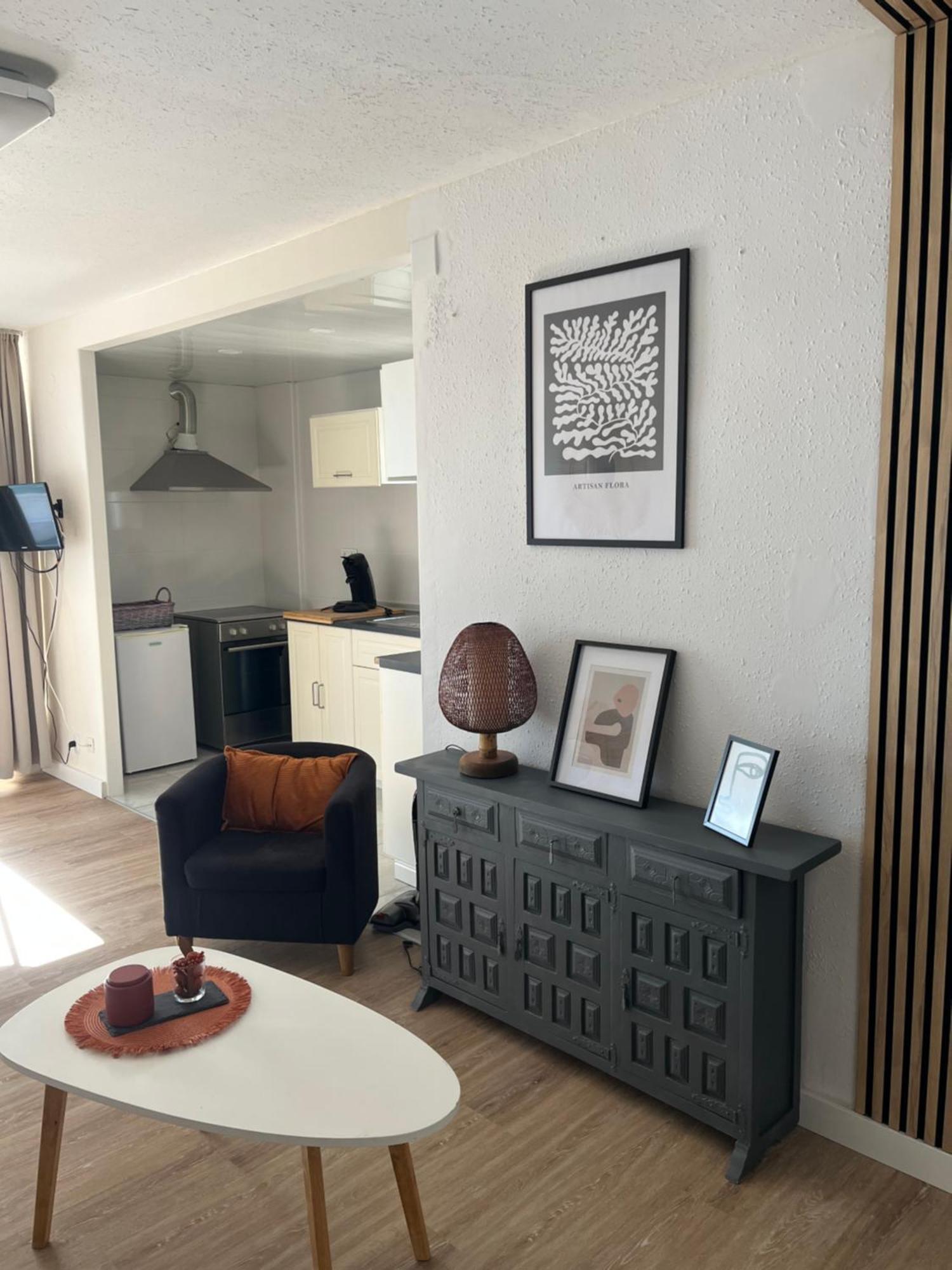 Appartement Vue Mer Avec Piscine Et Wifi 萨洛 外观 照片