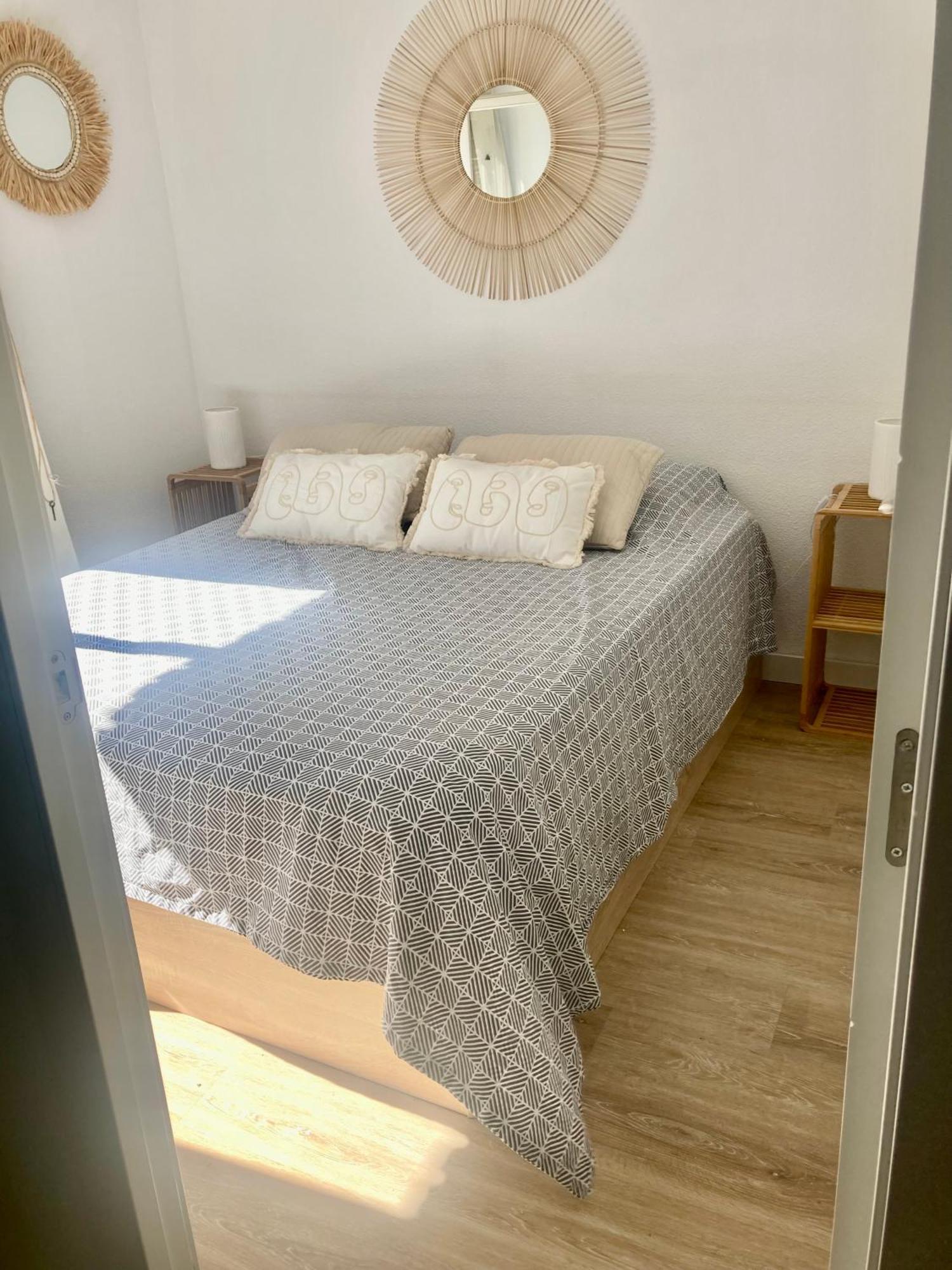 Appartement Vue Mer Avec Piscine Et Wifi 萨洛 外观 照片